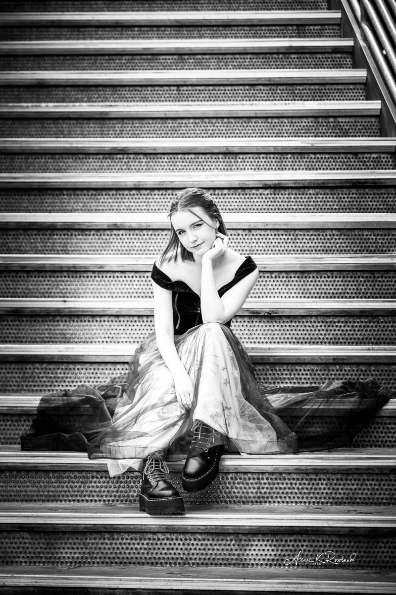 senior girl on steps